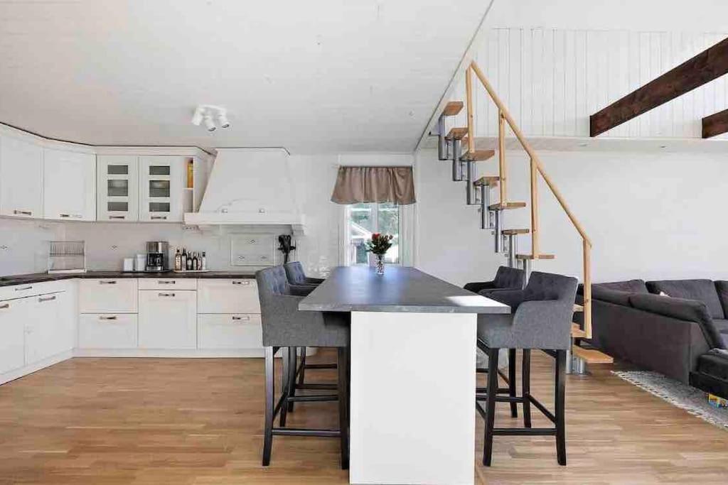 Mysigt Hus Med Natur & Jacuzzi I Olofstorp Göteborg Exteriér fotografie