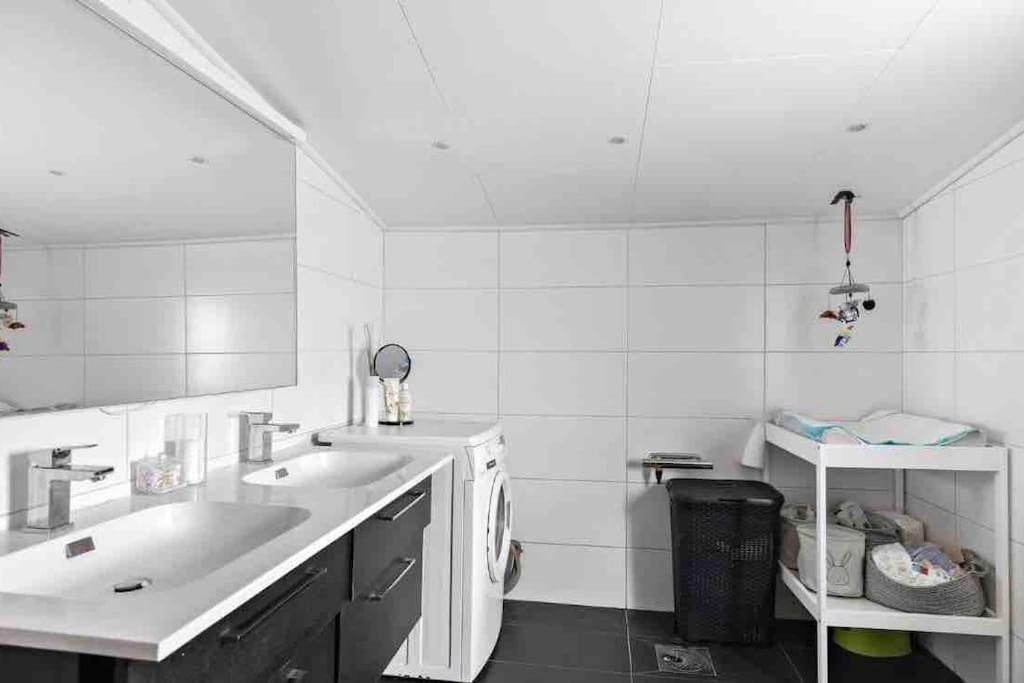 Mysigt Hus Med Natur & Jacuzzi I Olofstorp Göteborg Exteriér fotografie